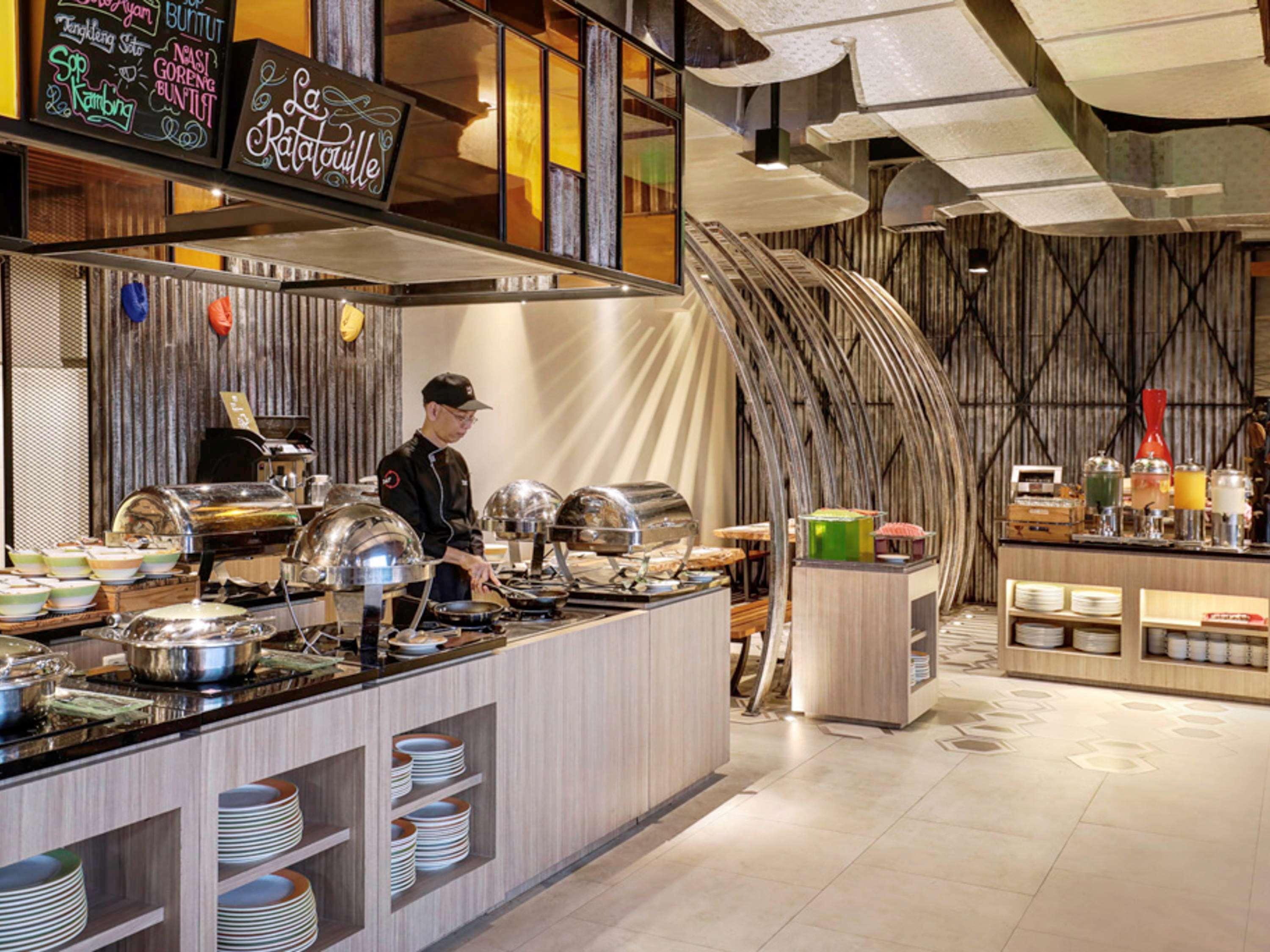 Ibis Malioboro Hotell Yogyakarta Eksteriør bilde