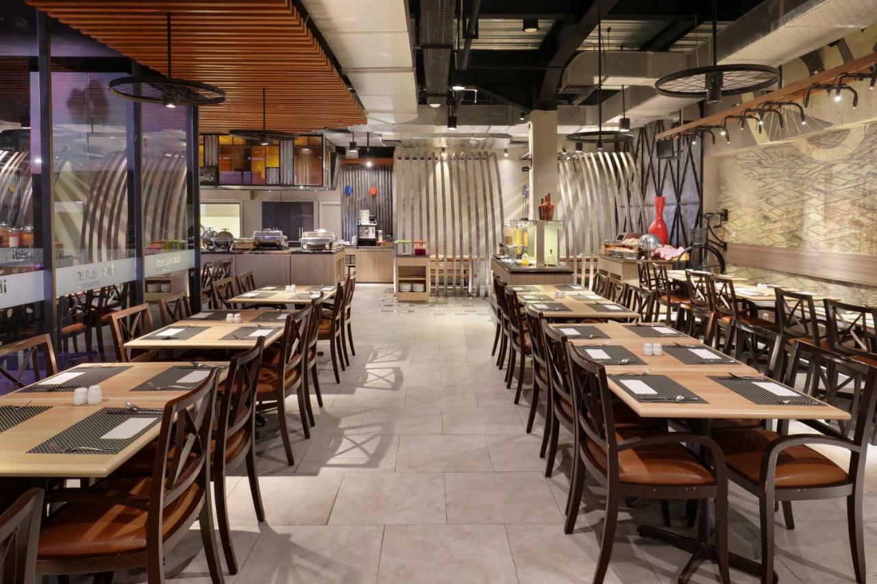 Ibis Malioboro Hotell Yogyakarta Eksteriør bilde