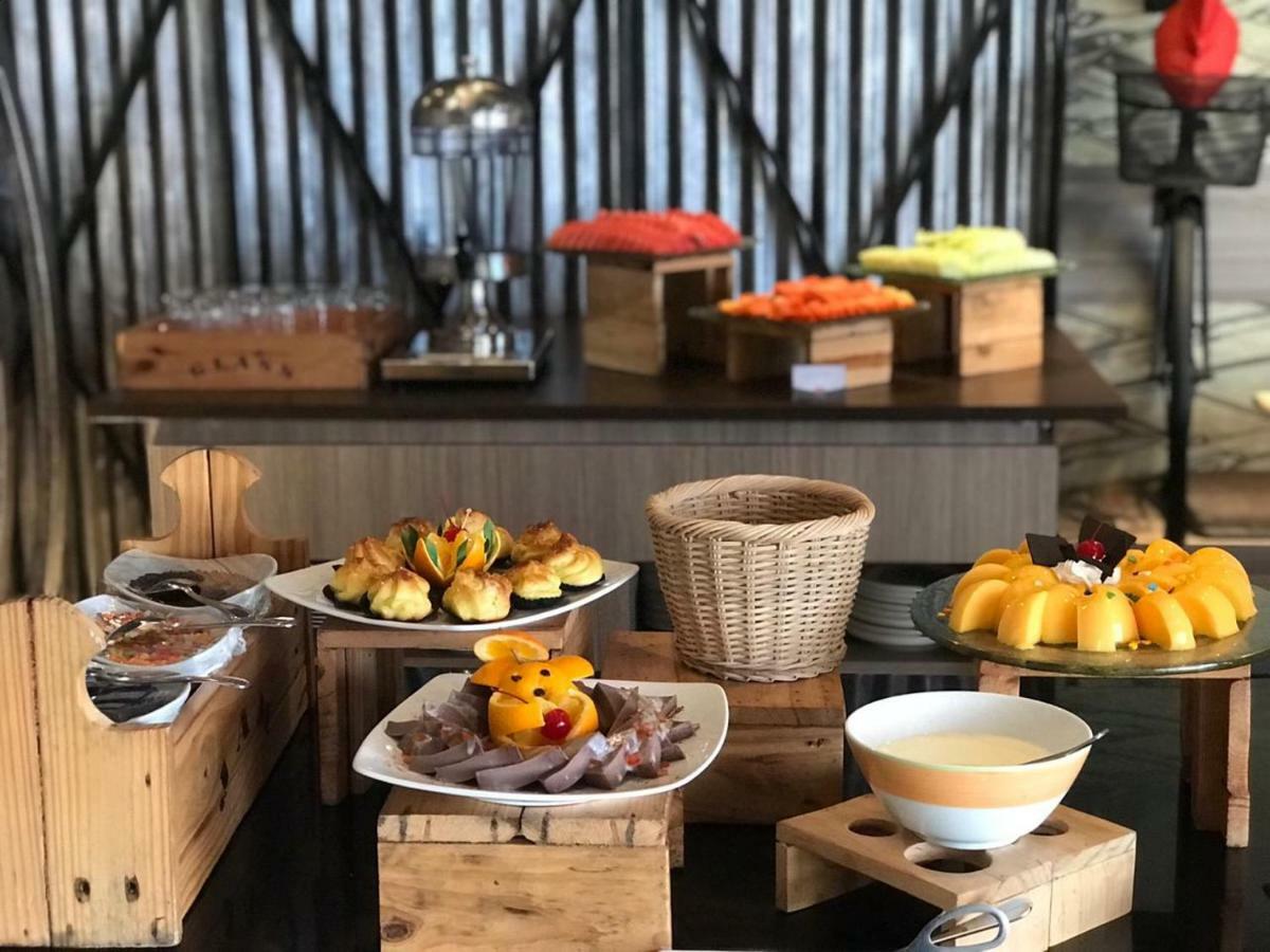 Ibis Malioboro Hotell Yogyakarta Eksteriør bilde